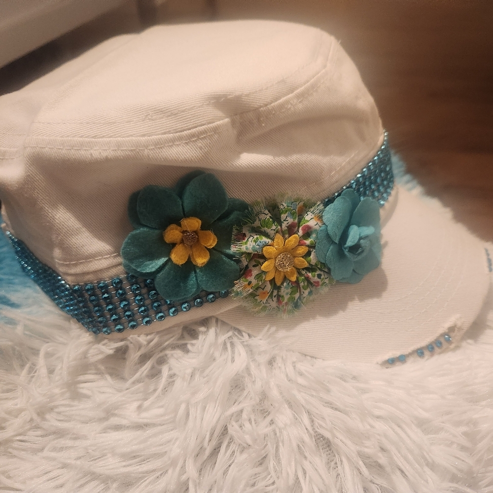 Turquoise accent hat - Picture 3 of 6